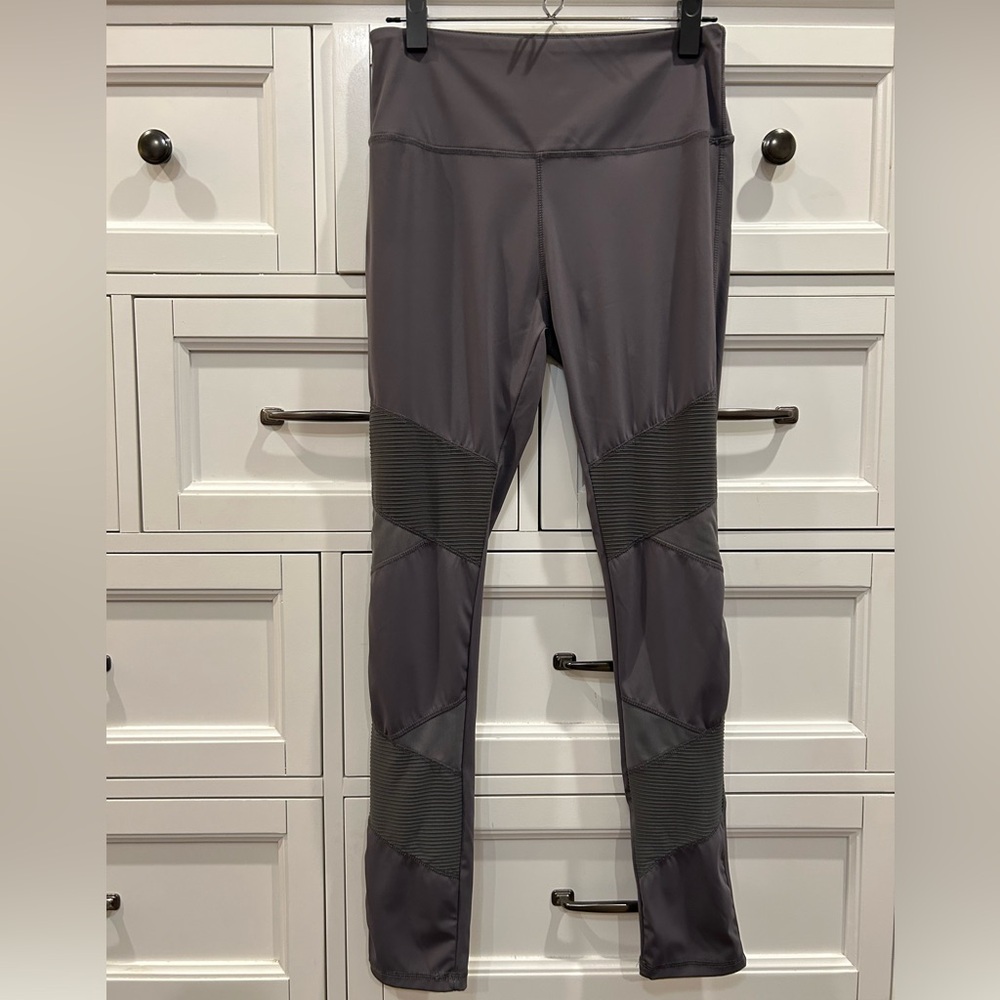 Small Shop Women’s Gray Moto Activewear Leggings Size M/L